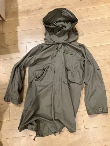 AVIREX 올리브 그린 모즈 코트