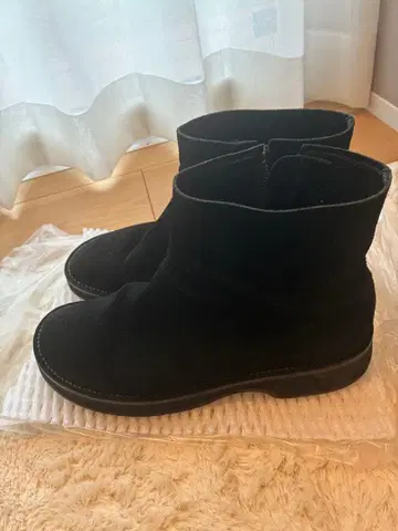 요건 레일 지퍼 스웨이드 부츠 24.5 블랙