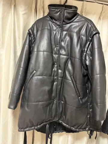 합성 피혁 패딩 자켓 블랙
