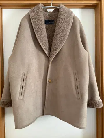 DOORS 무스탕 보아 코트