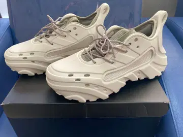 crocs nova trek 27.0cm 스니커즈