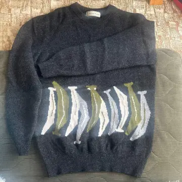 Noisy Noisy 다크 그레이 니트 스웨터