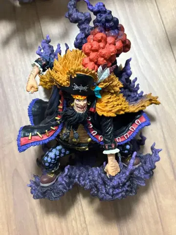 제일복권 원피스 검은 수염 피규어