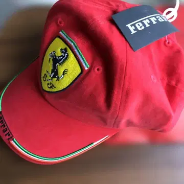 Ferrari 빨간색 캡 로고 자수 미사용