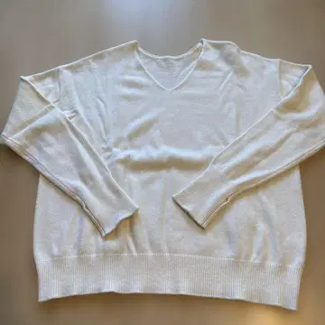 CADUNE 화이트 니트 스웨터 사이즈 38 새상품급입니다