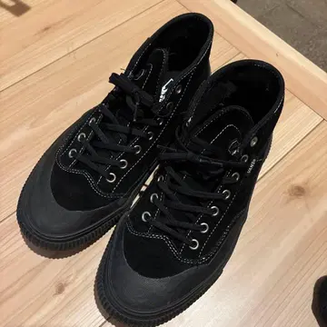 VANS 블랙 하이컷 스니커즈