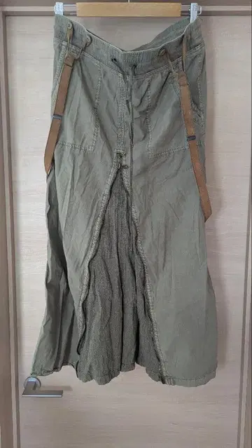 goa 서스펜더 포함 면 린넨 롱 스커트 카키