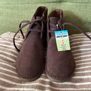 브라운 스웨이드 레이스업 부츠