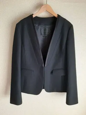 UNTITLED 울 노카라 자켓 블랙 파이핑 새틴 3