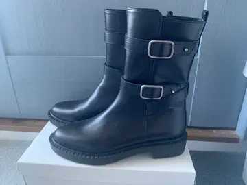 미사용 DIANA 블랙 가죽 숏부츠 24cm 다이애나