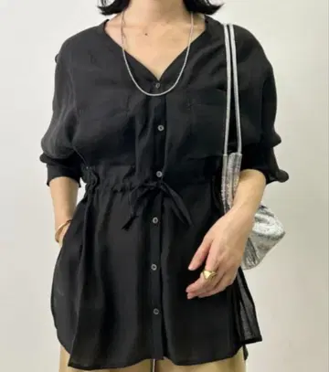 시너리 시어 페플럼 블라우스 블랙