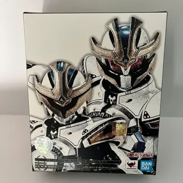 진면목 제법 SH 피규아트 가면라이더 이크사 세이브 모드 / 버스트 모드