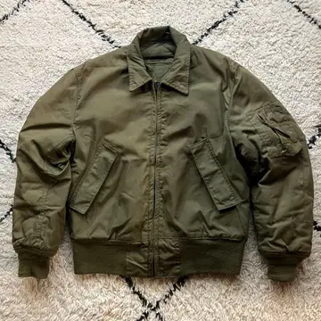 올리브 그린 밀리터리 자켓