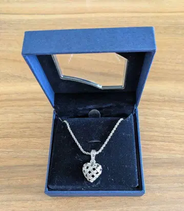 SWAROVSKI 하트 디자인 목걸이 시스루 실버