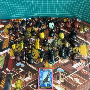 갑충왕자 무시킹 카드와 피규어