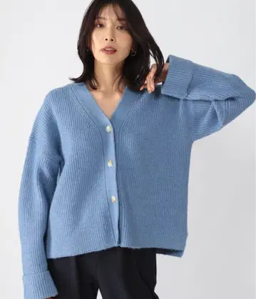 밴야드 스톰 미사용 새상품 택 포함 블루 V넥 가디건 프리 사이즈