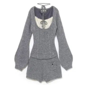 andmary Raven gather set up gray