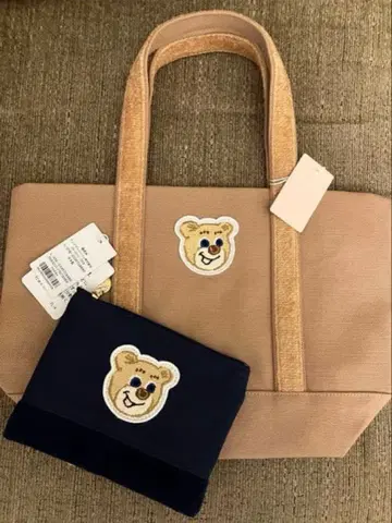 러브러리 바이 페이러 올드 테디 와펜 토트 파우치