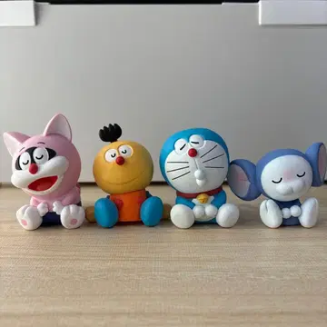 어깨 쿵 Fig. 후지코 F 후지오 탄생 90주년 기념