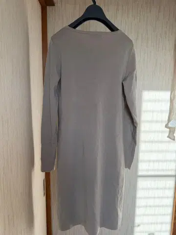 MISS J 베이지 펄 비쥬 부착 긴팔 원피스 사이즈 38