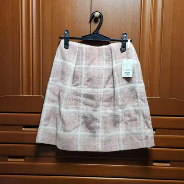[ 미사용 새상품 ] UNIVERSAL MUSE 체크 무늬 플레어 스커트