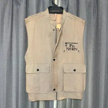 PIA SPORTS 베이지 베스트