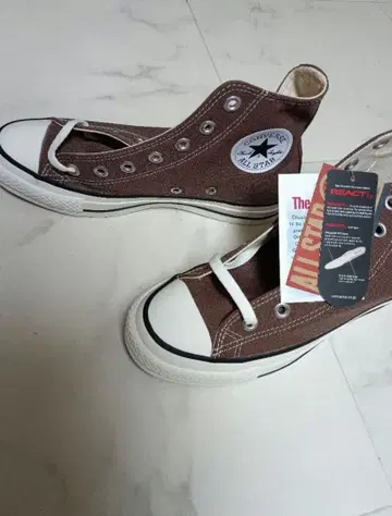 새상품 23.5 CONVERSE ALL STAR 하이컷 스니커즈
