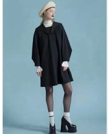 파메오 포즈 세일러 카라 원피스