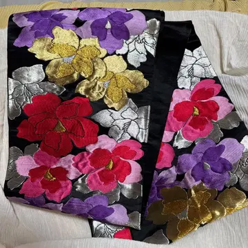 금직()의 화려한 모란 문양의 9촌 나고야 오비