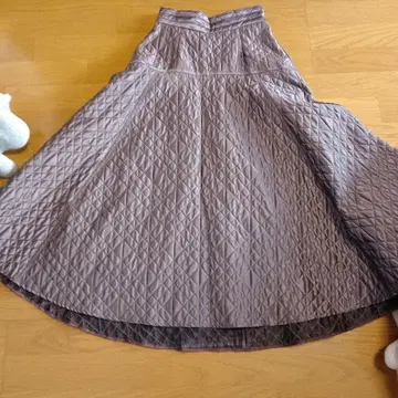 [ SNIDEL ] 스나이델 퀼팅 플레어 롱 스커트