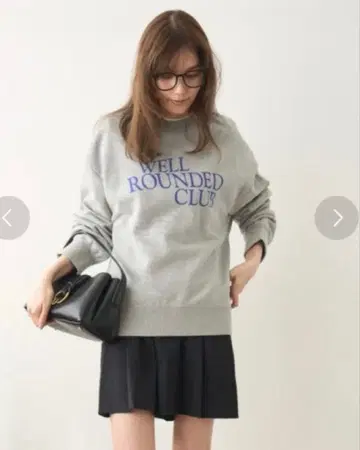 미라 오웬 그래픽 맨투맨 풀오버 화이트