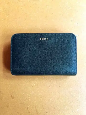 FURLA 이단 접이식 지갑 블랙