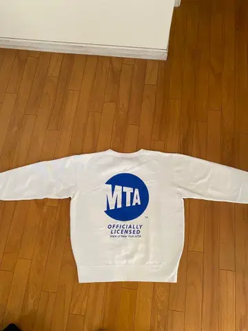 미사용 새상품! MTA 공식 라이선스 화이트 맨투맨