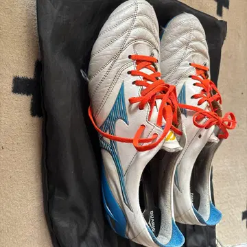 축구 스파이크 모렐리아 네오 4 가격 인하 가능합니다.