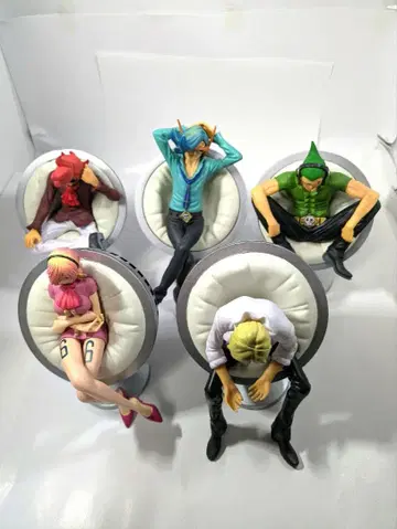 구하기 어려움, 빈스모크 형제 피규어