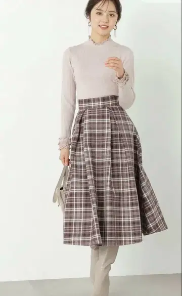 턱 플레어 스커트 PXS 사이즈