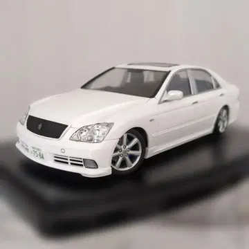 18 크라운 애슬리트 프라모델