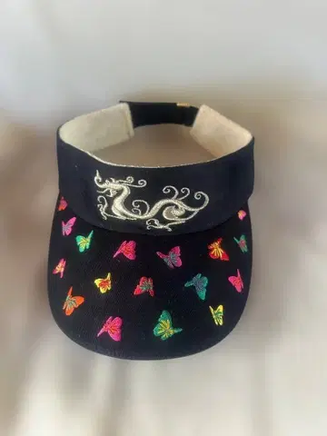 댄스 위드 드래곤 나비 자수 블랙 코튼 바이저