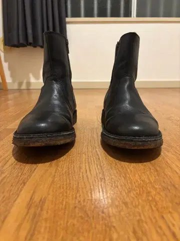 [ A.P.C. ] 아페쎄 사이드 지퍼 부츠 블랙 가죽