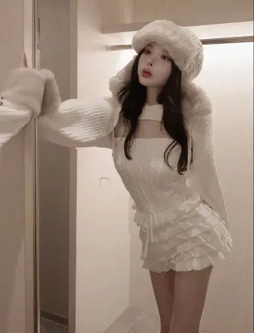 다리치 프릴 니트 콤비네종 화이트 프리 사이즈