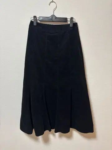 LAURA ASHLEY 코듀로이 플레어 스커트 블랙 롱 스커트