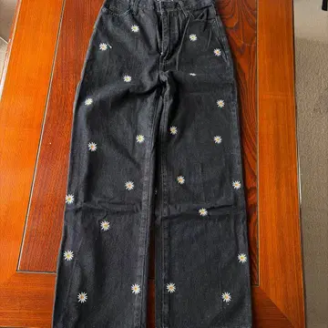 WEGO 블랙 데님 M 꽃무늬 자수