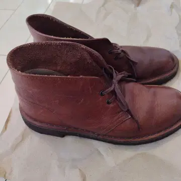 Clarks Originals 브라운 처카 부츠