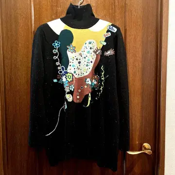 새상품급 토쿠코 프리미어볼 플라워 자수 튜닉