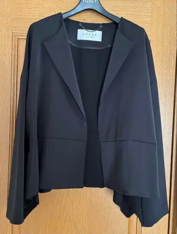 11월 30일 한정판 판매 ADORE 어도어 노카라 자켓