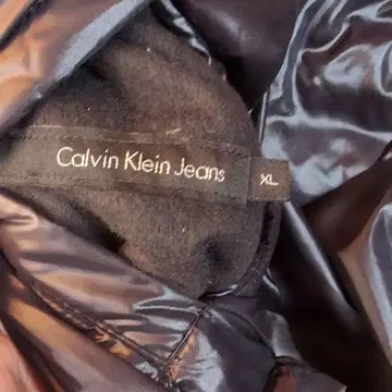 Calvin Klein Jeans 후드 부착 다운 베스트 블랙