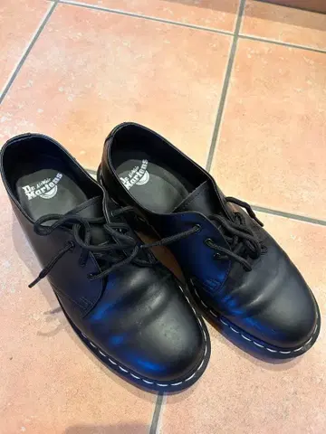 닥터 마틴 블랙 레이스업 슈즈