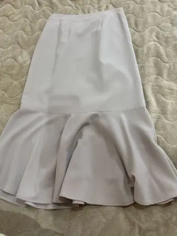 내추럴 뷰티 베이직 [세탁 가능] 절개 헴 머메이드 스커트