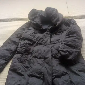 블랙 다운 자켓 후드 부착