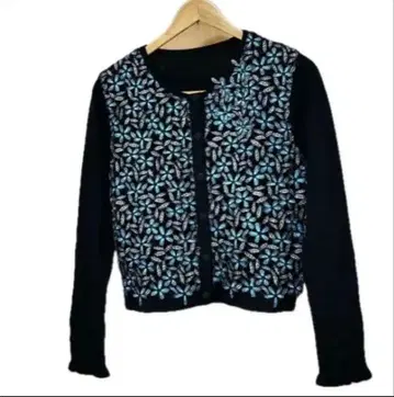 크리스세린 가디건 꽃무늬 자수